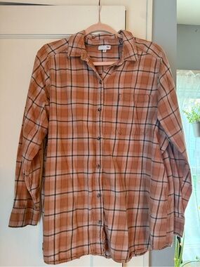 SO Women's Plaid Button-Down Shirt in Rust and Black
